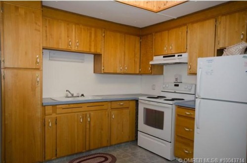 This affordable bright, clean 2 bedroom manufactured home listed by John Deak of Royal LaPage is very close to transit in a central area of Vernon BC.