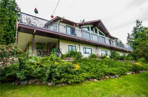 Country gem listed for sale by John Deak of Royal LaPage located between Salmon Arm and Enderby BC at 398 Glenmary Road