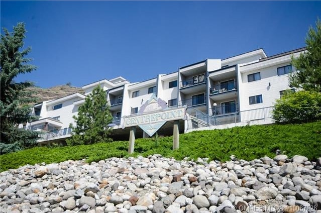Top floor living in Centrepoint with views of Vernon BC, skylights and a vaulted ceiling in this affordable 3 bed 2 bath condo for sale. 2 parking spots, rentals allowed.