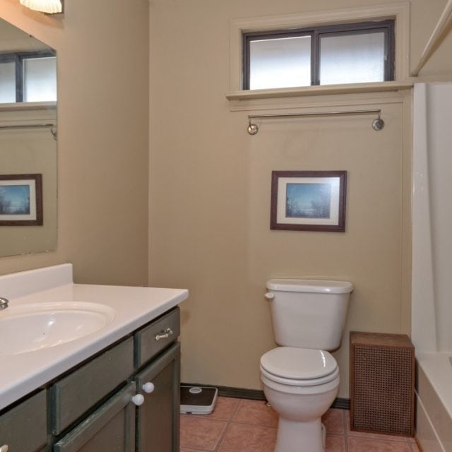 Ensuite Bathroom Vernon 4002 15 street, vernon bc ⋆ seriously fun real estate Ensuite Bathroom Vernon 4002 15 street, vernon bc ⋆ seriously fun real estate