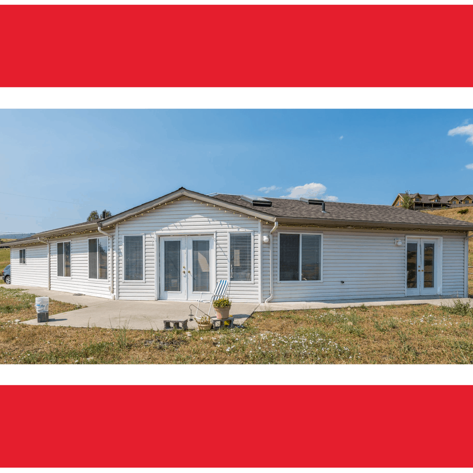 7806 Old Kamloops Rd, Vernon BC It's got to be moved! This 2 bed plus den, 2 full bath 2005 custom modular homes needs to find a different lot to live on. Includes all the mechanical and the double garage at a great price. Come on out and see 7806 Old Kamloops Rd, Vernon BC